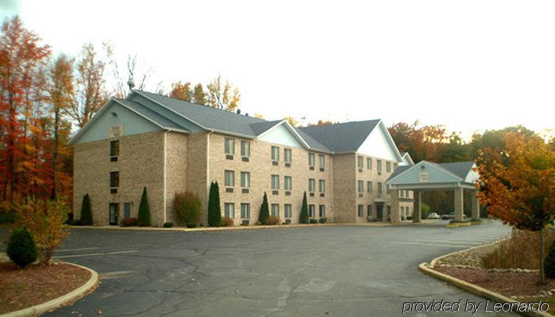 Baymont By Wyndham New Buffalo Hotel Exterior photo